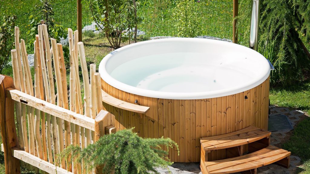 Top 10 Hotels with Hot Tub in Room in Amsterdam 4